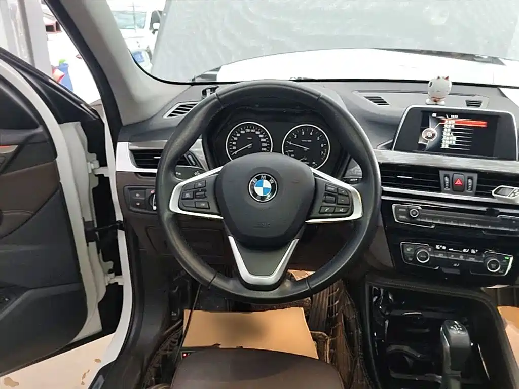 BMW X1 2018 sDrive18Li Premium Model фото 11