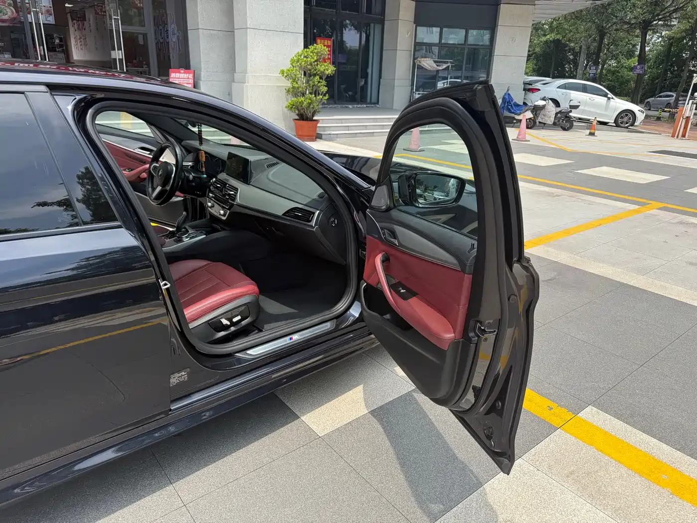 BMW 5 Series 2018 530Li Premium M Sport Package фото 19