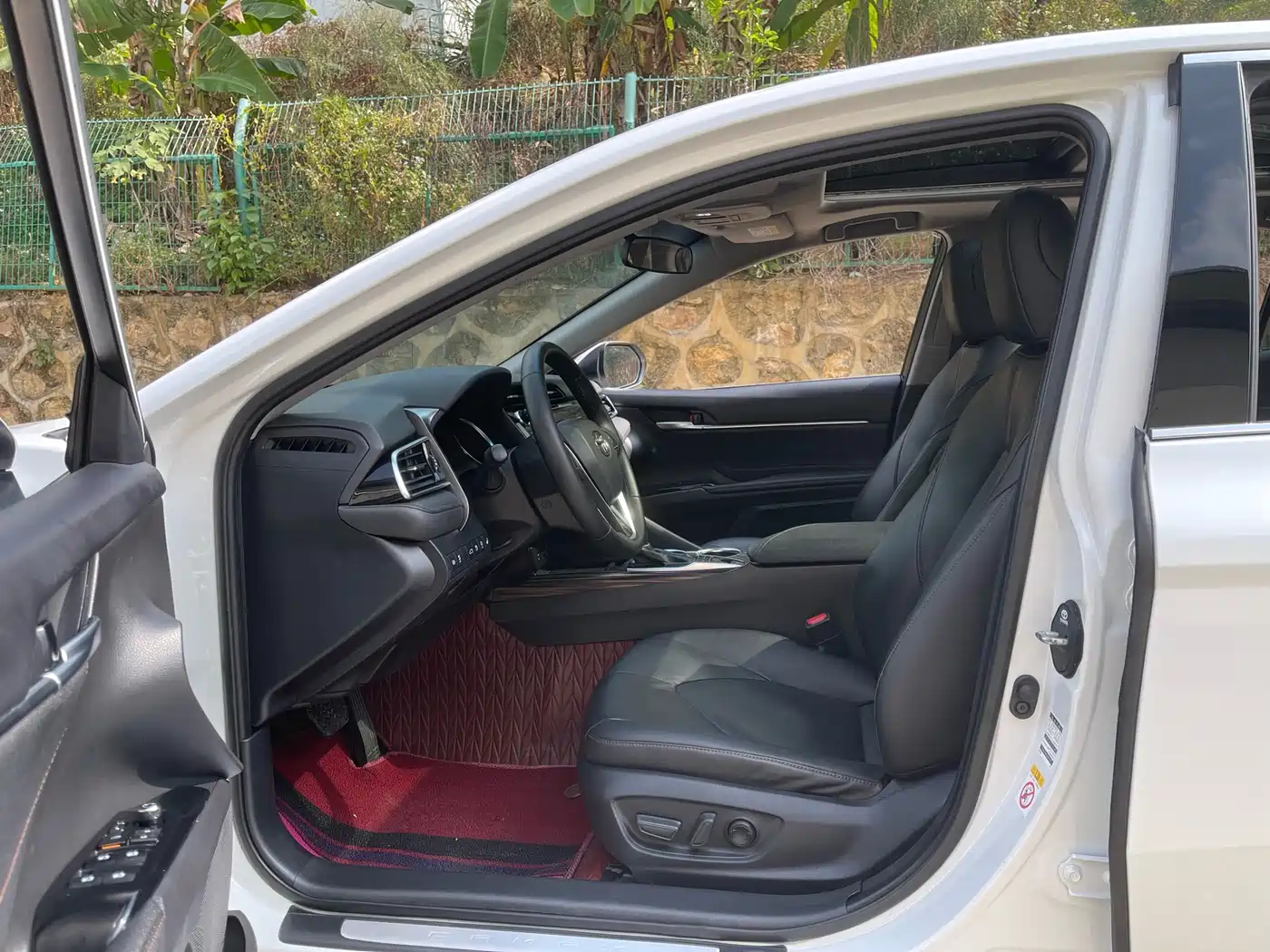 Toyota Camry 2018 2.5G Luxury Edition фото 4