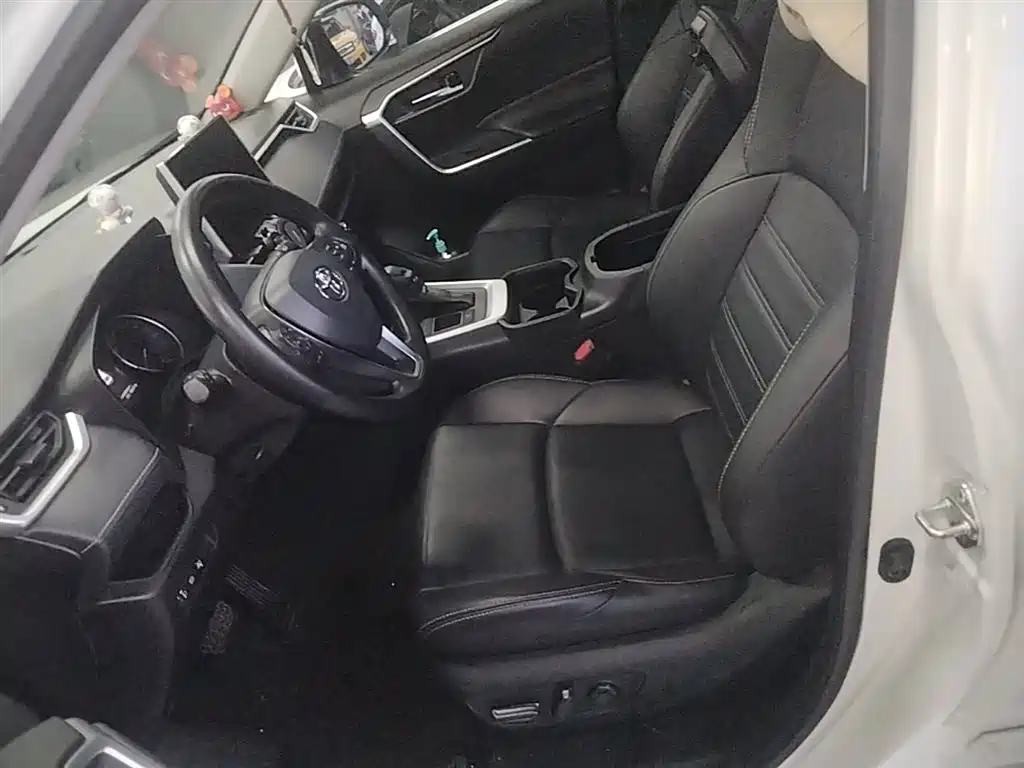 Toyota Wildlander 2020 Dual Engine 2.5L E-CVT FWD Luxury фото 15