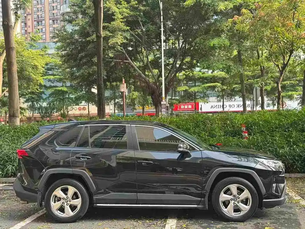 Toyota RAV4 Rongfang 2020 2.0L CVT AWD Trend Edition фото 4