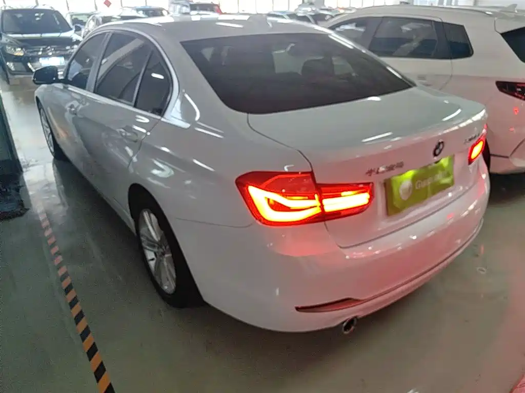 BMW 3 Series 2018 318Li фото 5