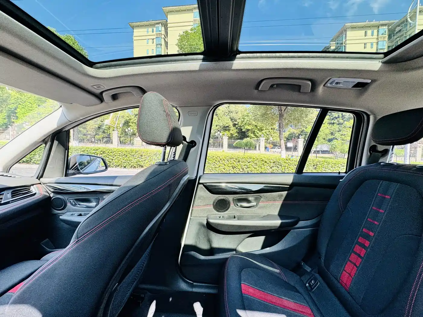 BMW 2 Series Gran Tourer 2015 218i Sport Design Package фото 13