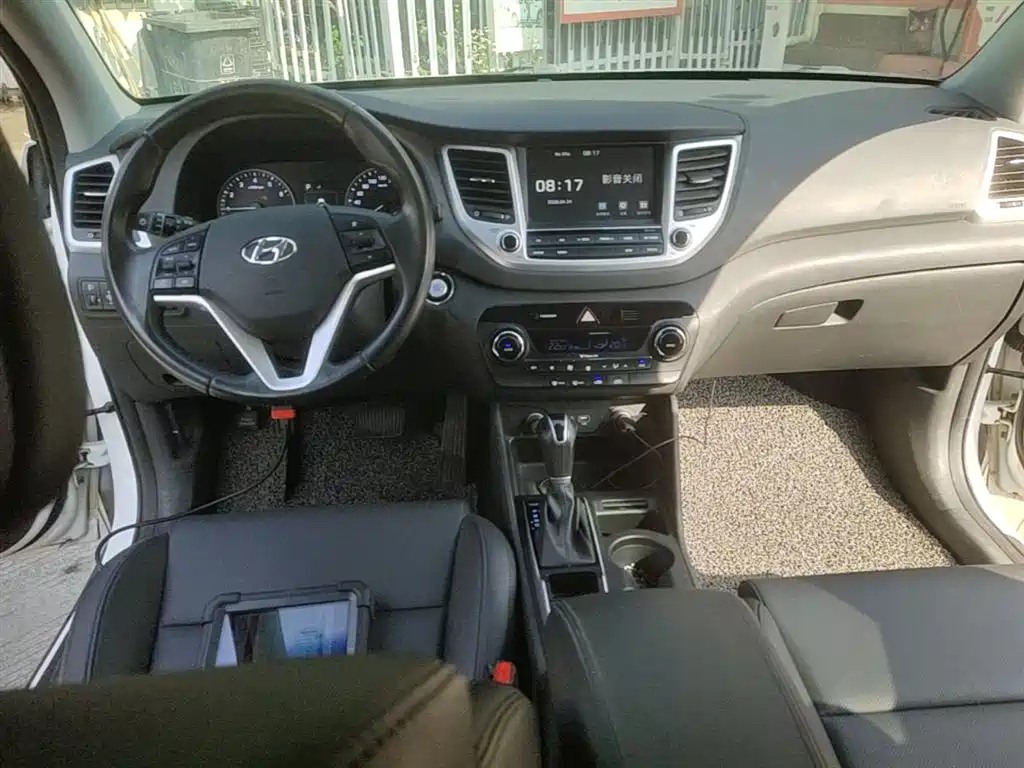Hyundai Tucson 2015 1.6T Dual Clutch 2WD Smart фото 10