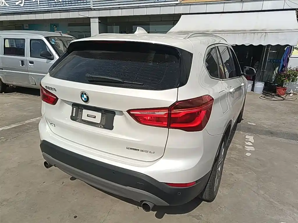 BMW X1 2018 sDrive20Li Leading Model фото 7