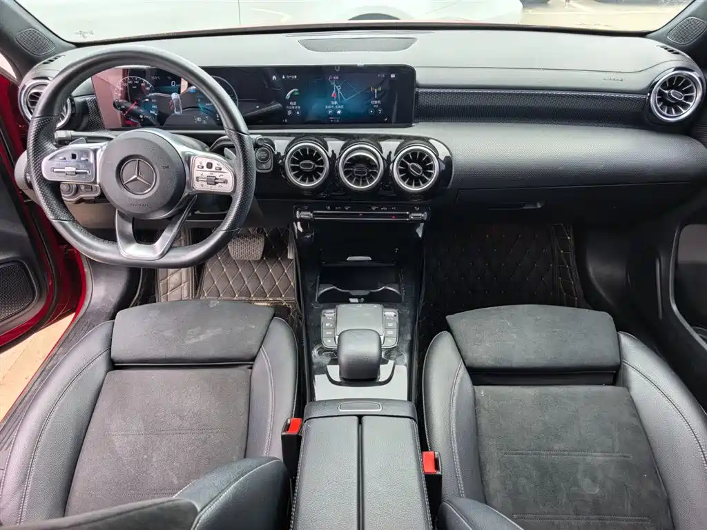Mercedes-Benz A-Class 2021 A 200 L Sport Sedan Fashion Edition фото 10