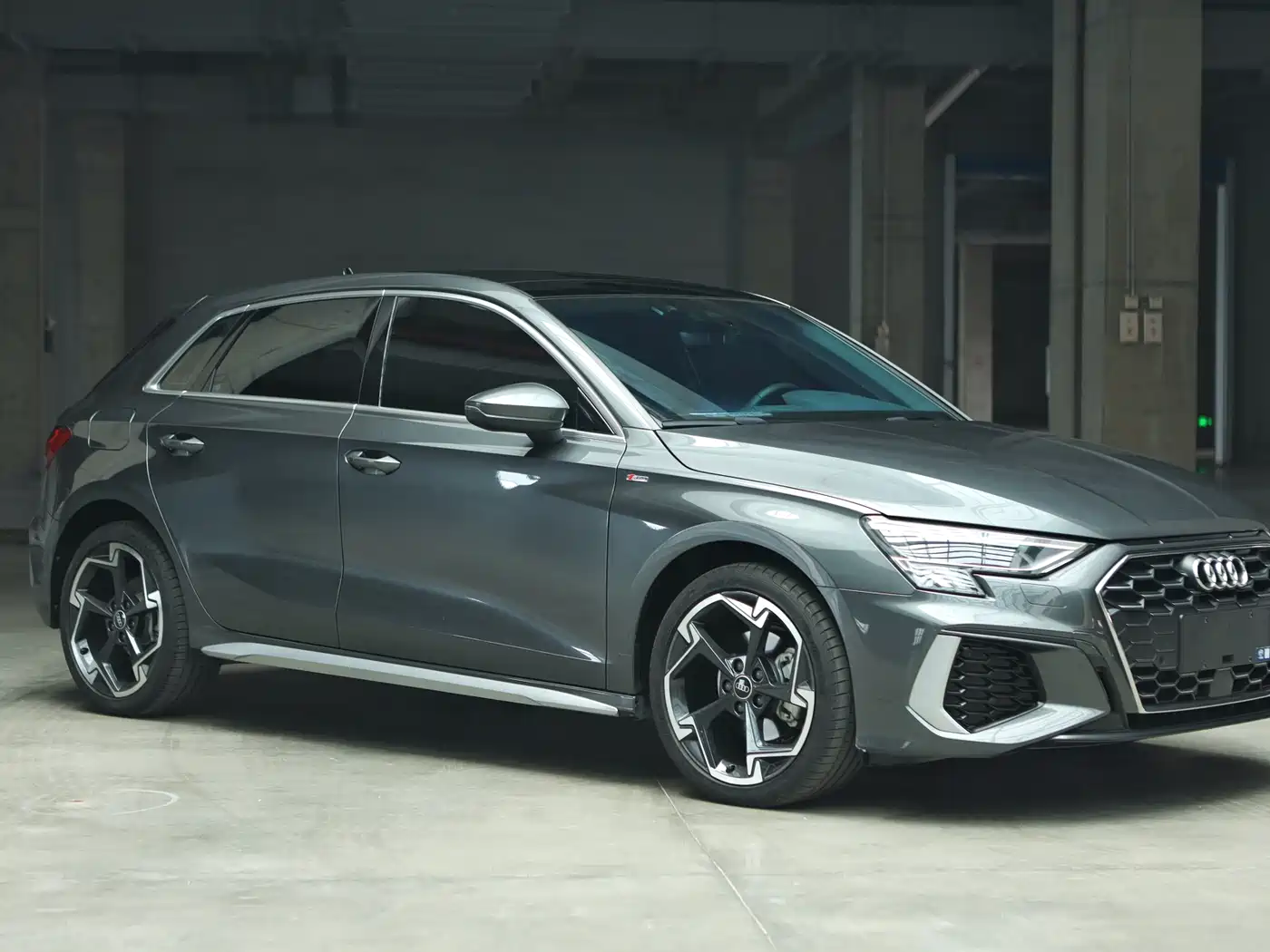 Audi A3 2023 Facelift Sportback 35 TFSI Luxury Sport фото 3