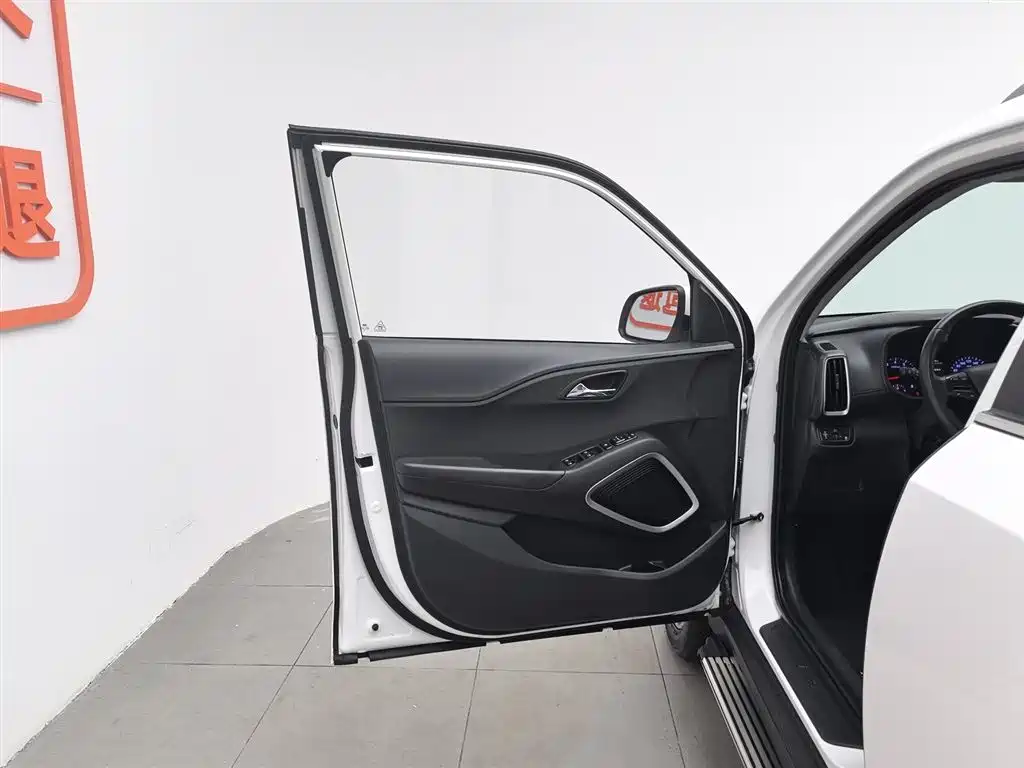 Hyundai Beijing Hyundai ix35 2019 2.0L Automatic 2WD Zhiyong·Enjoy China V фото 8