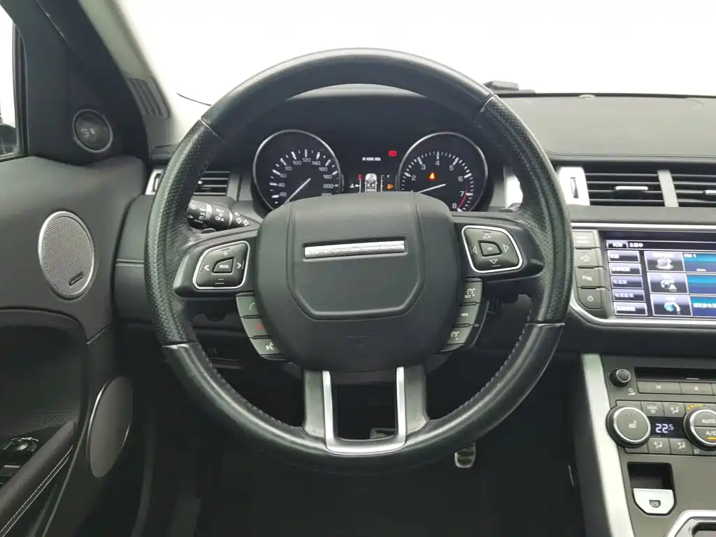 صورة 11 - Land Rover Range Rover Evoque (Import)