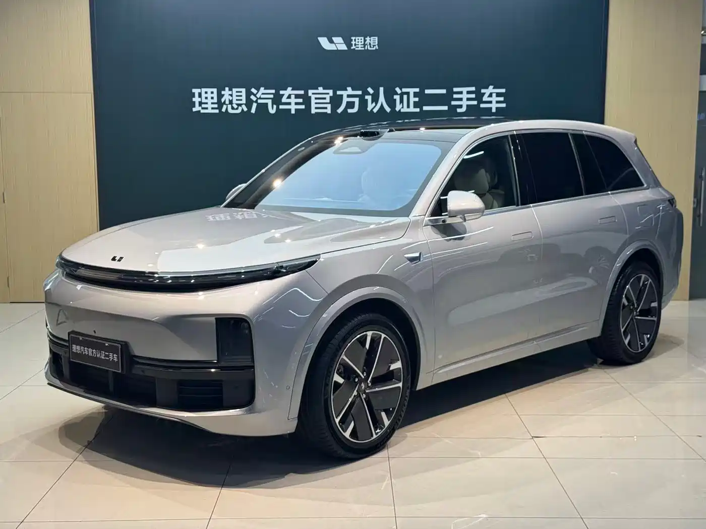 Li Auto L8 2025