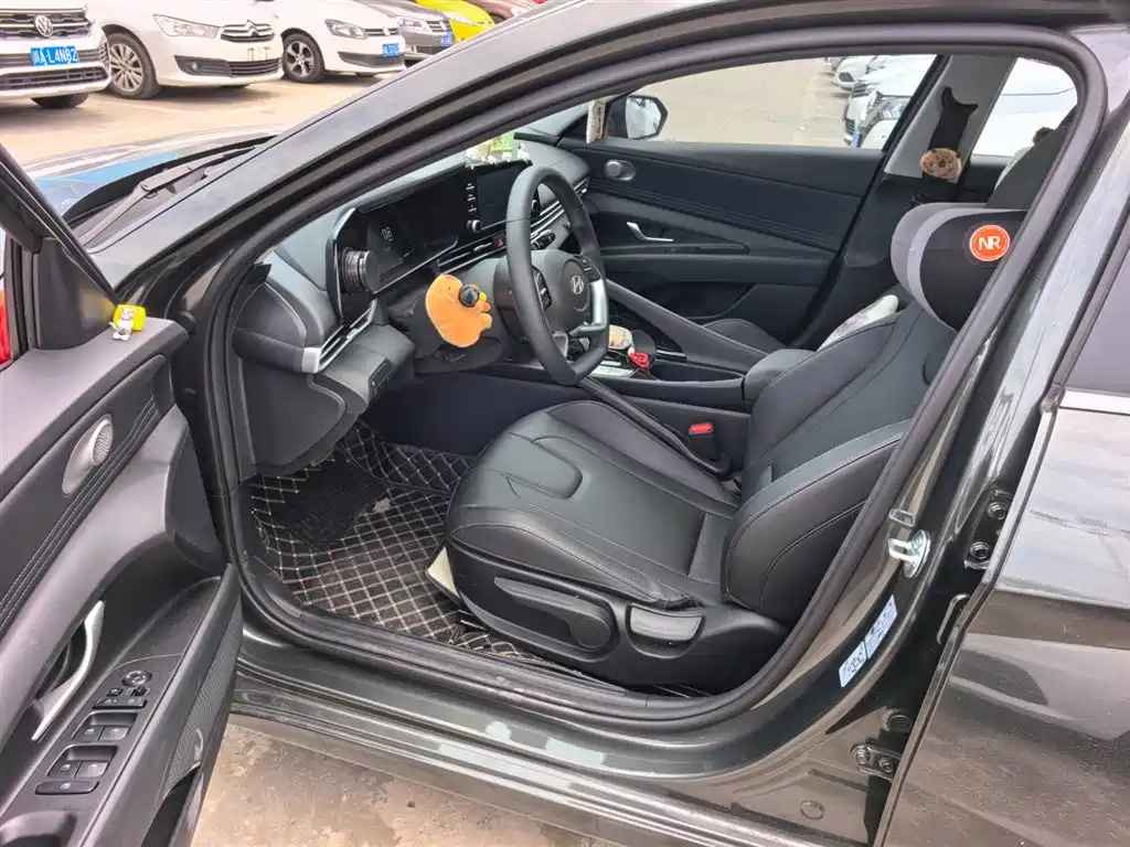 Hyundai Elantra 2023 1.5L CVT GLX Elite Edition фото 10