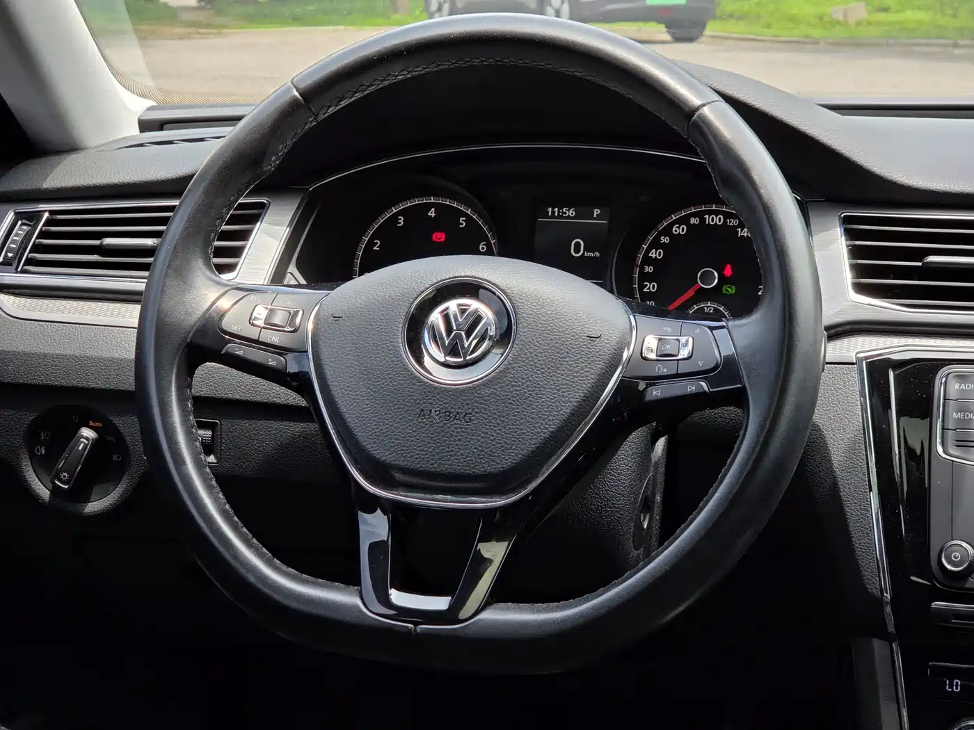 Volkswagen Passat 2017 330TSI DSG Prestige фото 3