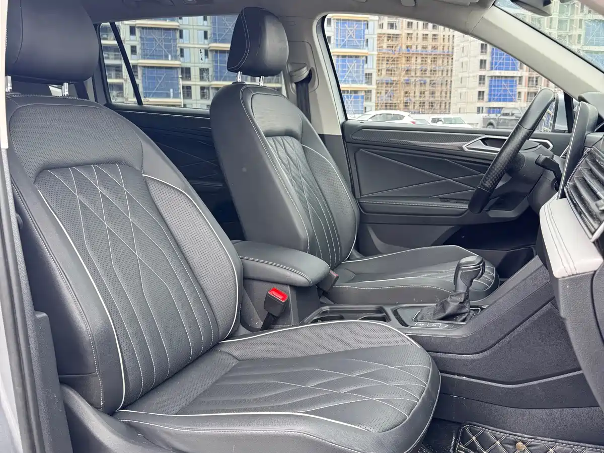 Volkswagen Tiguan L 2023 Facelift 330TSI Auto FWD R-Line Premium фото 9