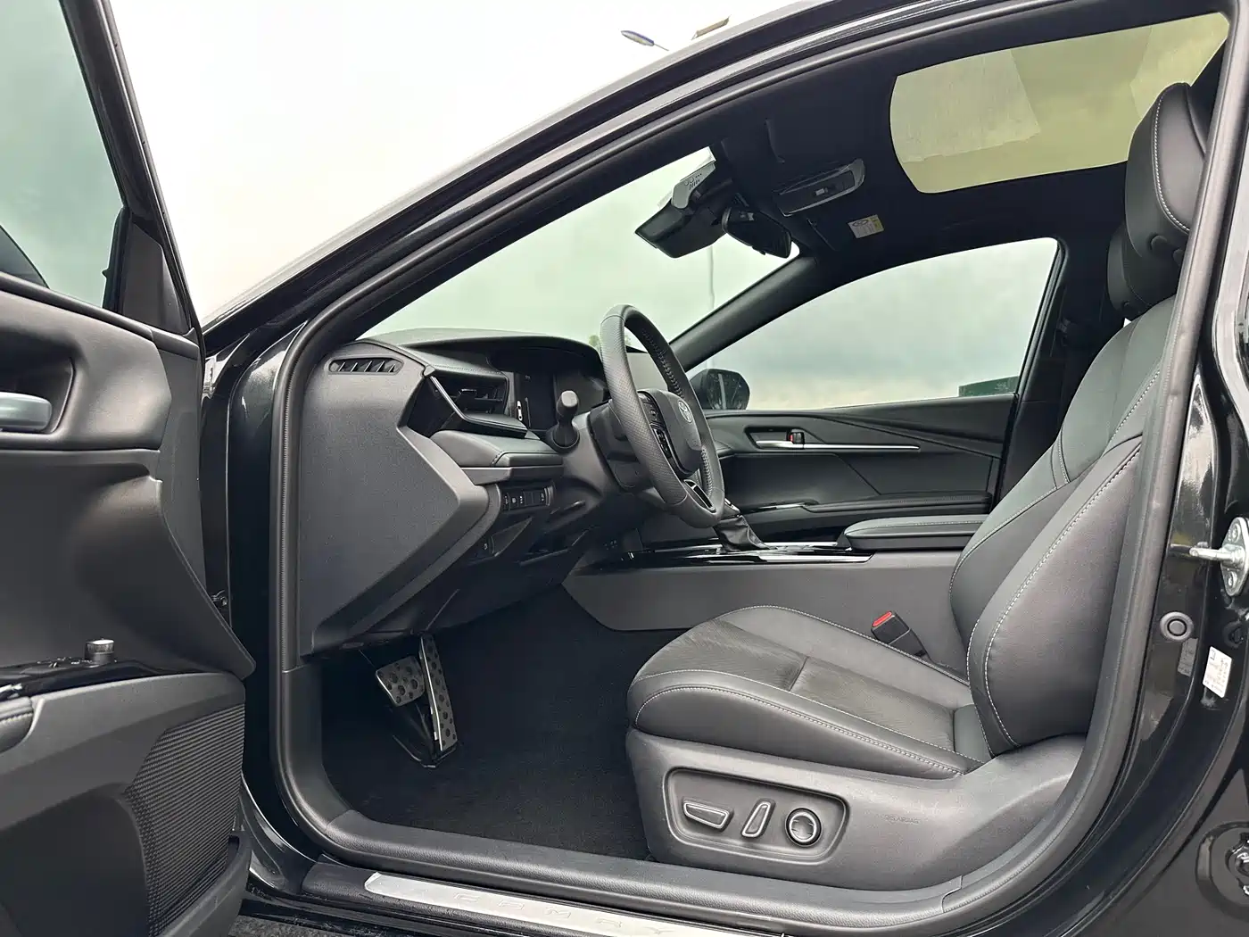 Toyota Camry 2024 2.0S Sport Edition фото 4