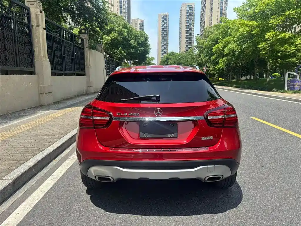 Mercedes-Benz GLA 2018 GLA 200 Dynamic фото 3