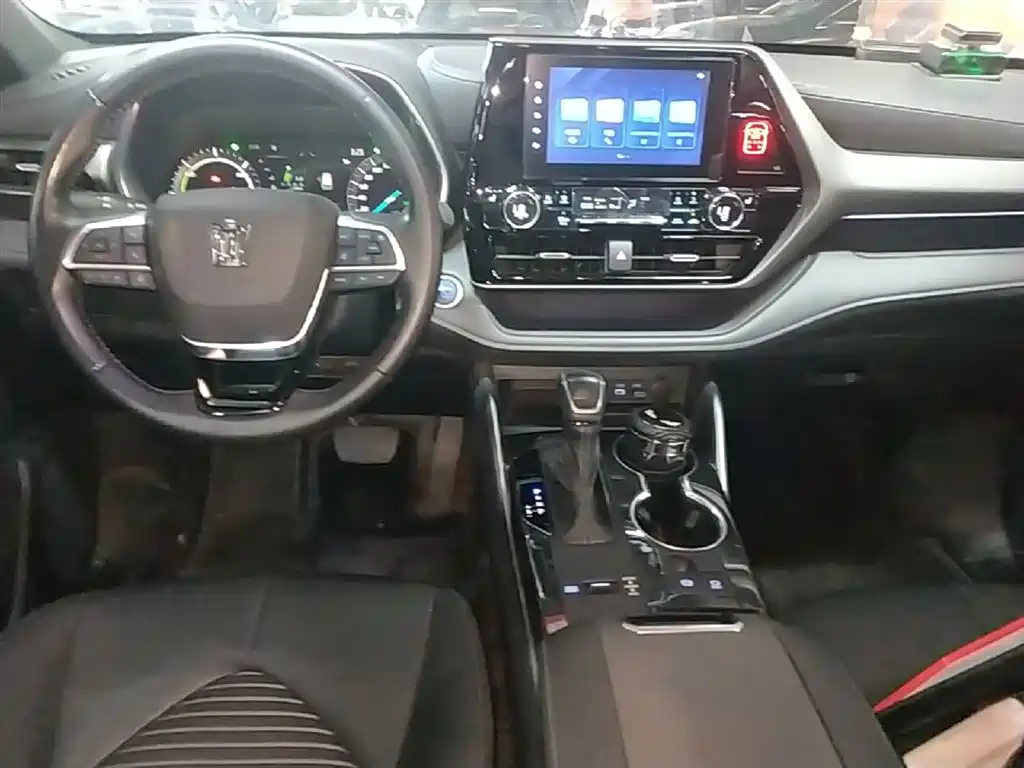 Toyota Crown Kluger 2021 2.5L HEV 4WD Luxury фото 13