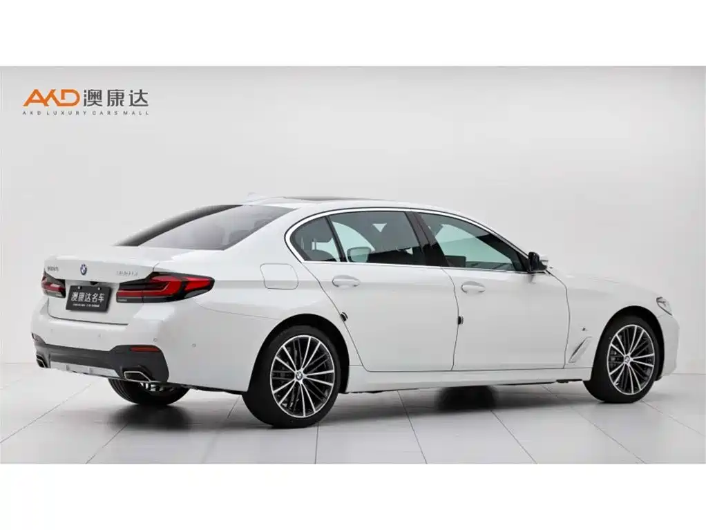 BMW 5 Series 2022 Facelift 530Li Leading M Sport Package фото 3