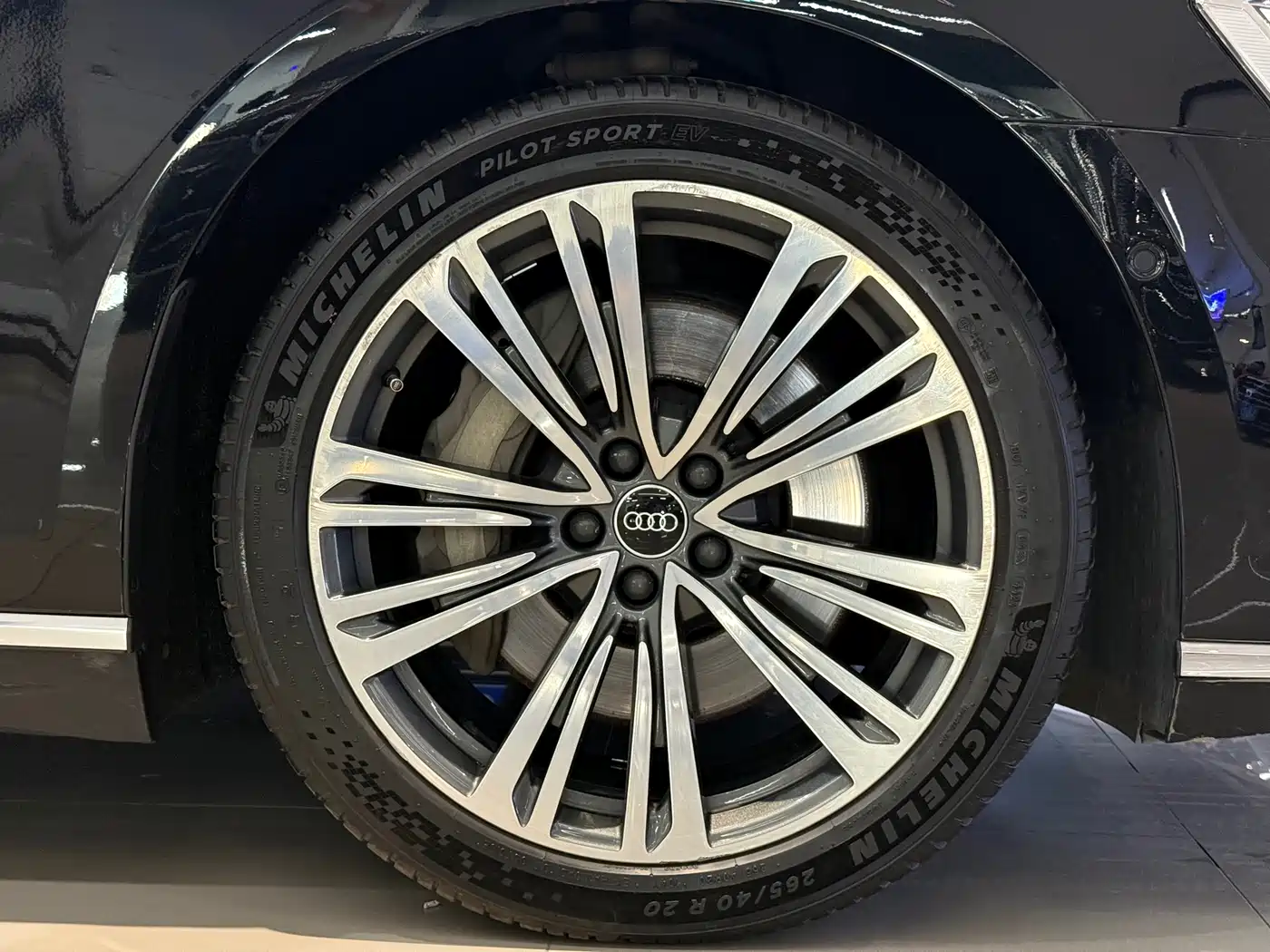 Audi A8 2021 A8L 55 TFSI quattro Premium фото 19