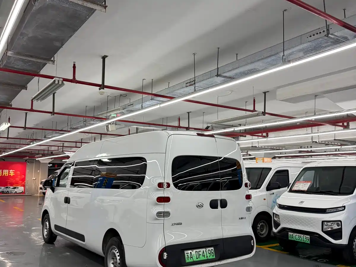 SAIC Maxus Dana V1 2025 Model V1+ Long Wheelbase High Roof Multi-Purpose Edition (62kWh) фото 7
