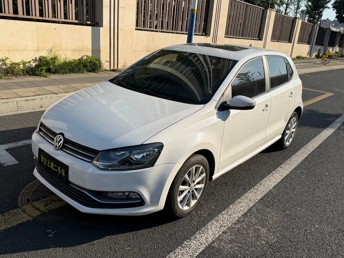 Volkswagen Polo 2014 1.6L Automatic Luxury Edition