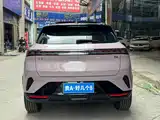 Фото 9 - Lynk & Co 06