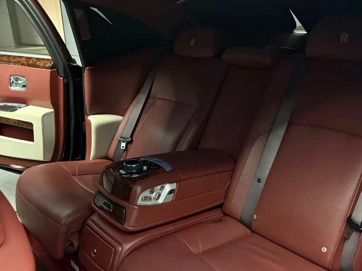 Фото 7 - Rolls-Royce Ghost