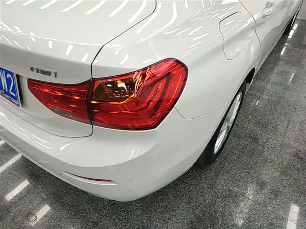 BMW 1 Series 2018 118i Fashion Edition фото 8