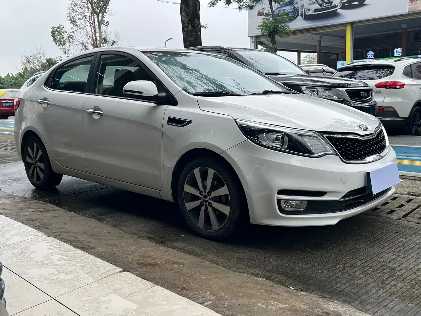 Kia K2 2015 Sedan 1.6L AT Premium фото 3