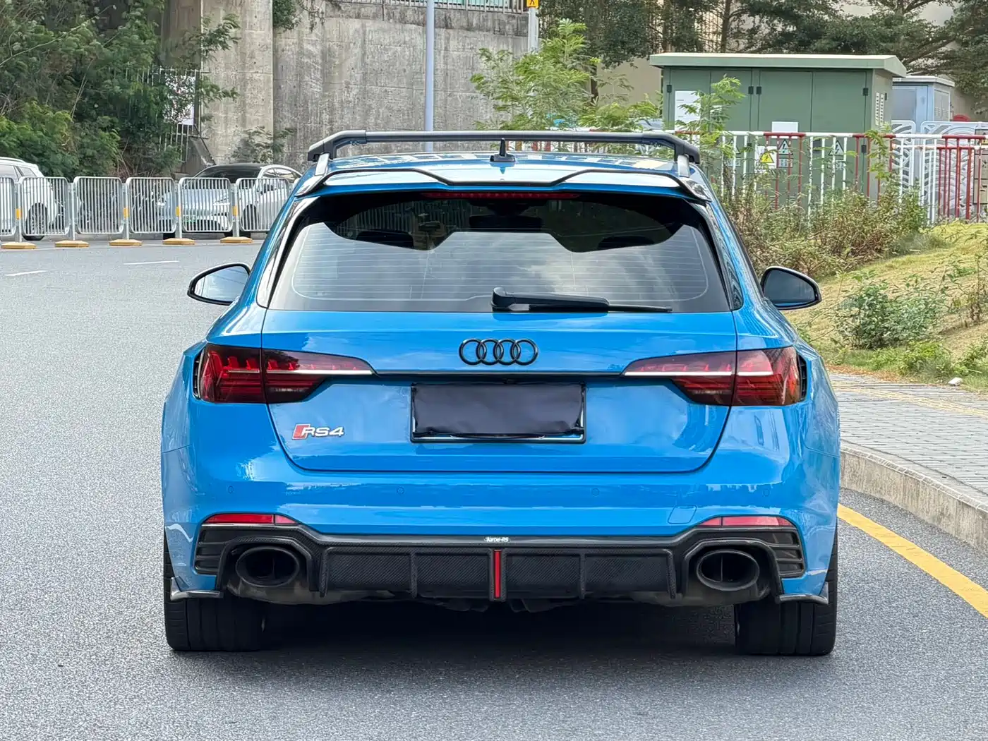 Audi RS 4 2021 RS4 Avant Dark Gold Edition фото 5