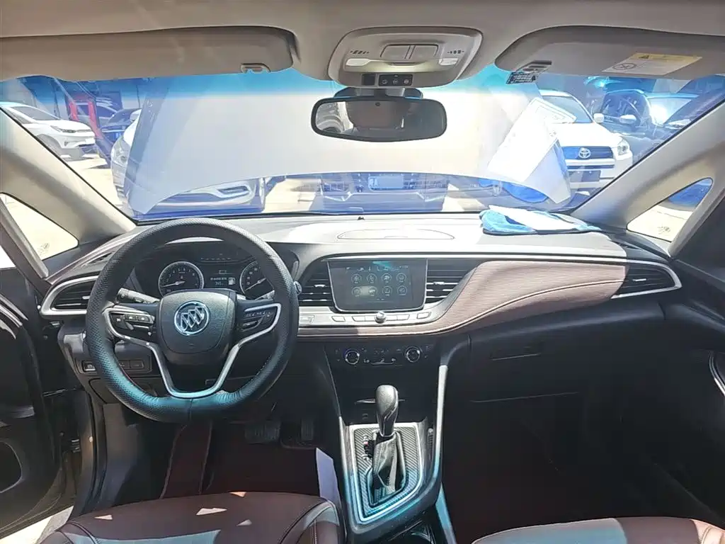 Buick GL6 2018 18T 6-Seater Premium фото 10