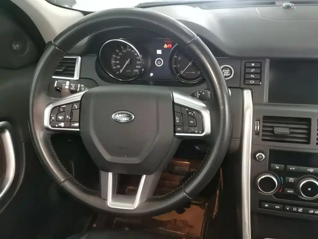 Land Rover Discovery Sport 2016 2.0T HSE фото 11