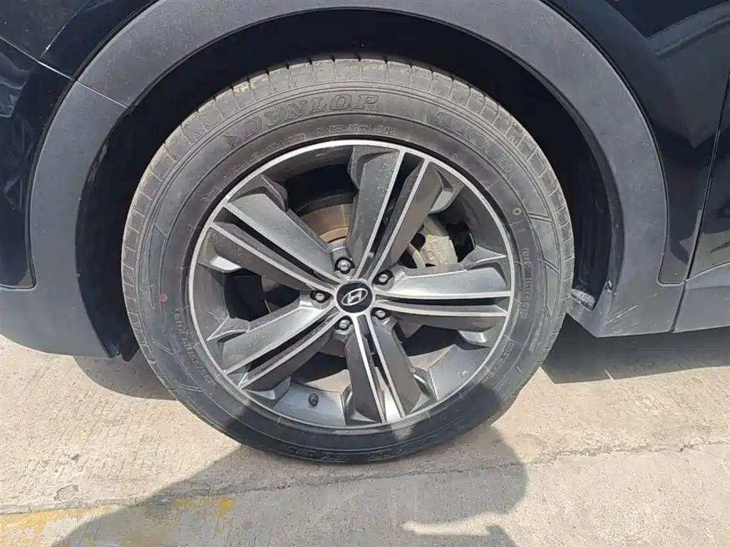 Hyundai Grand Santa Fe 2013 3.0L 7-Seater 4WD Luxury Edition фото 23