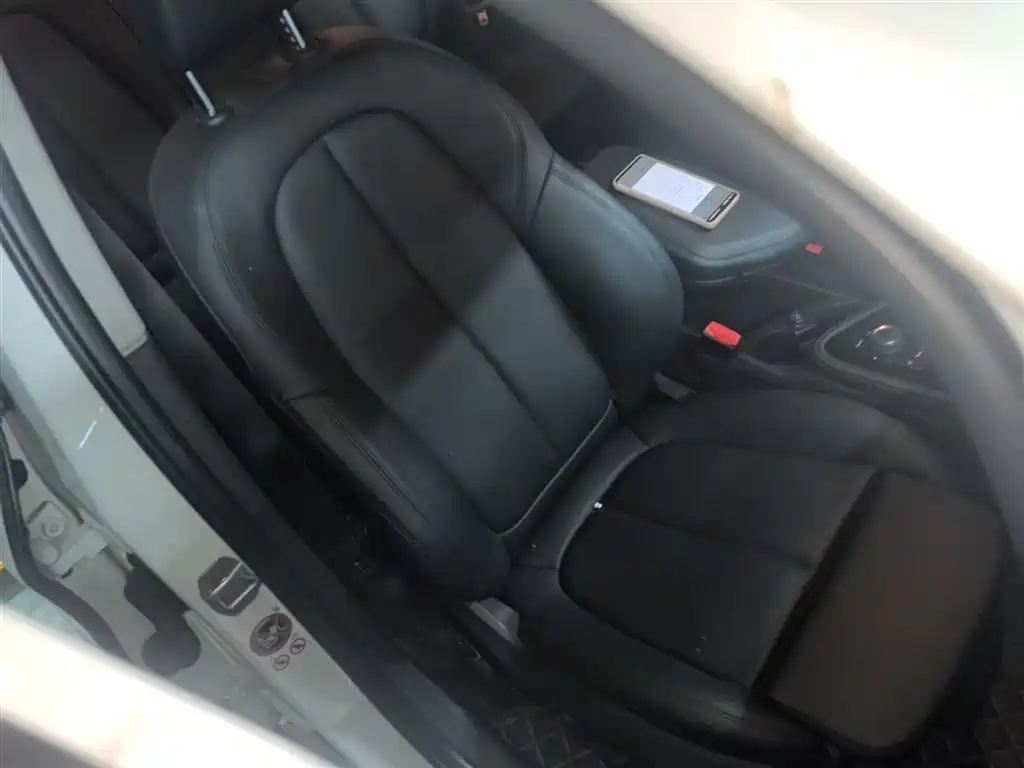 BMW 2 Series Touring 2016 218i Sport Design Package фото 25
