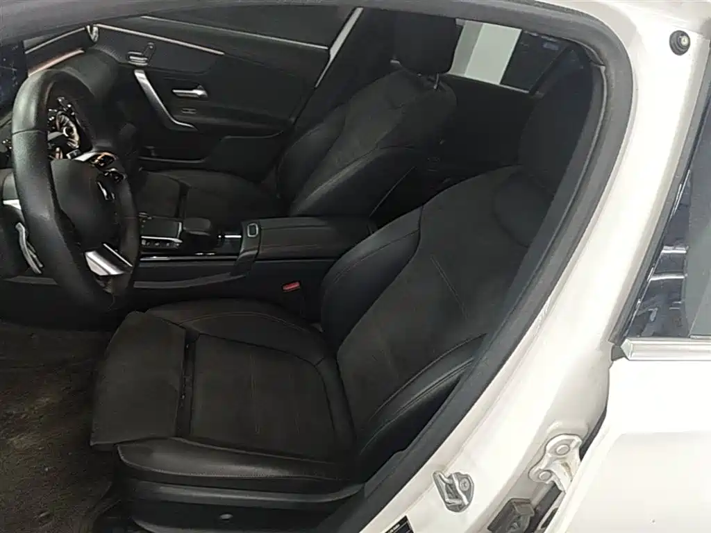 Mercedes-Benz A-Class 2023 A 200 L Fashion фото 15