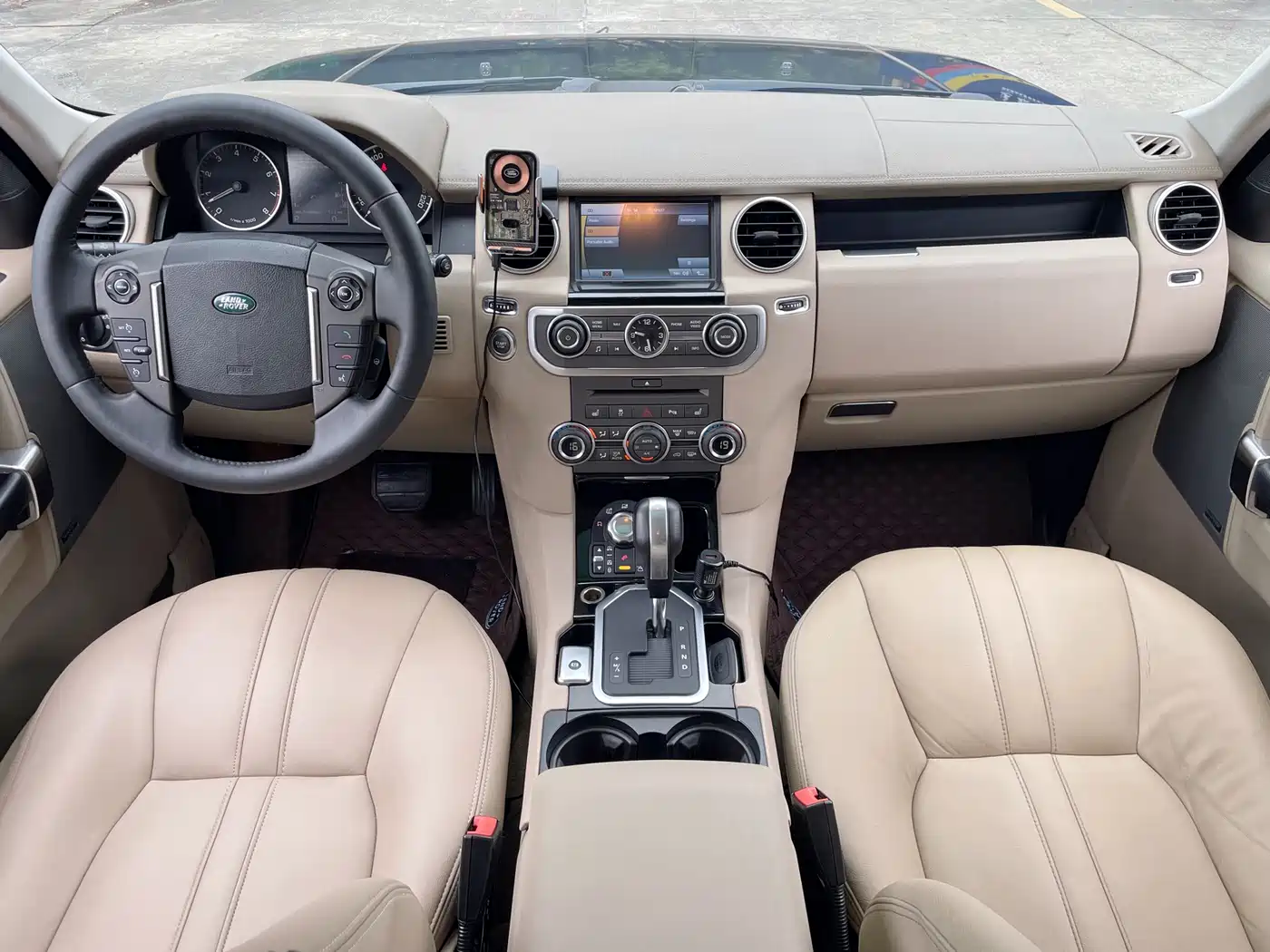 Land Rover Discovery 2011 5.0 V8 HSE фото 6
