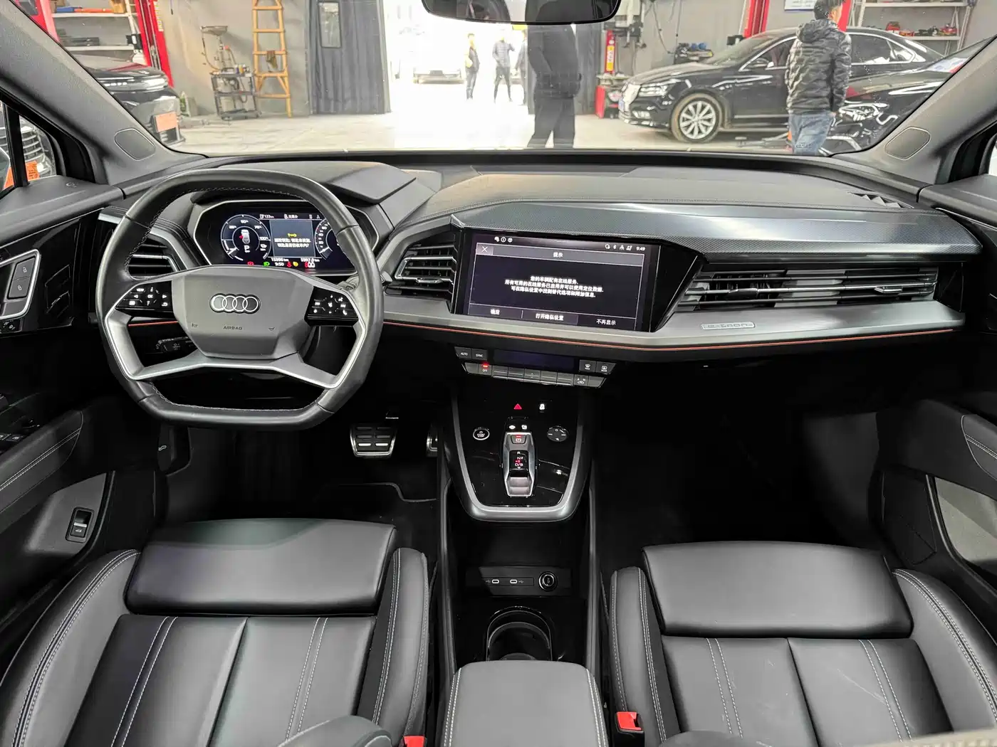 Audi Q4 e-tron 2023 40 e-tron Pioneer Edition фото 9