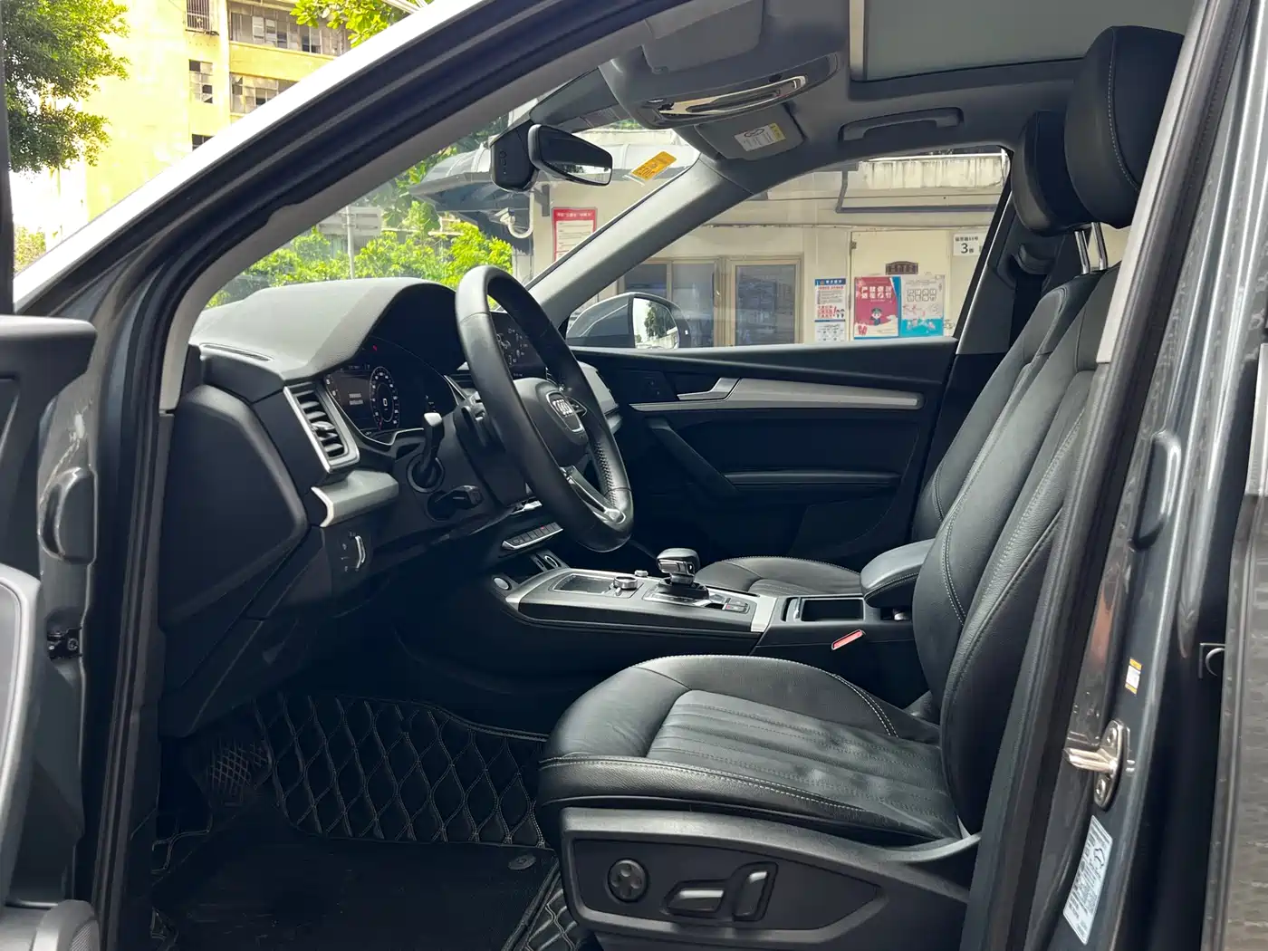 Audi Q5L 2020 Facelift 40 TFSI Honor Fashion фото 18