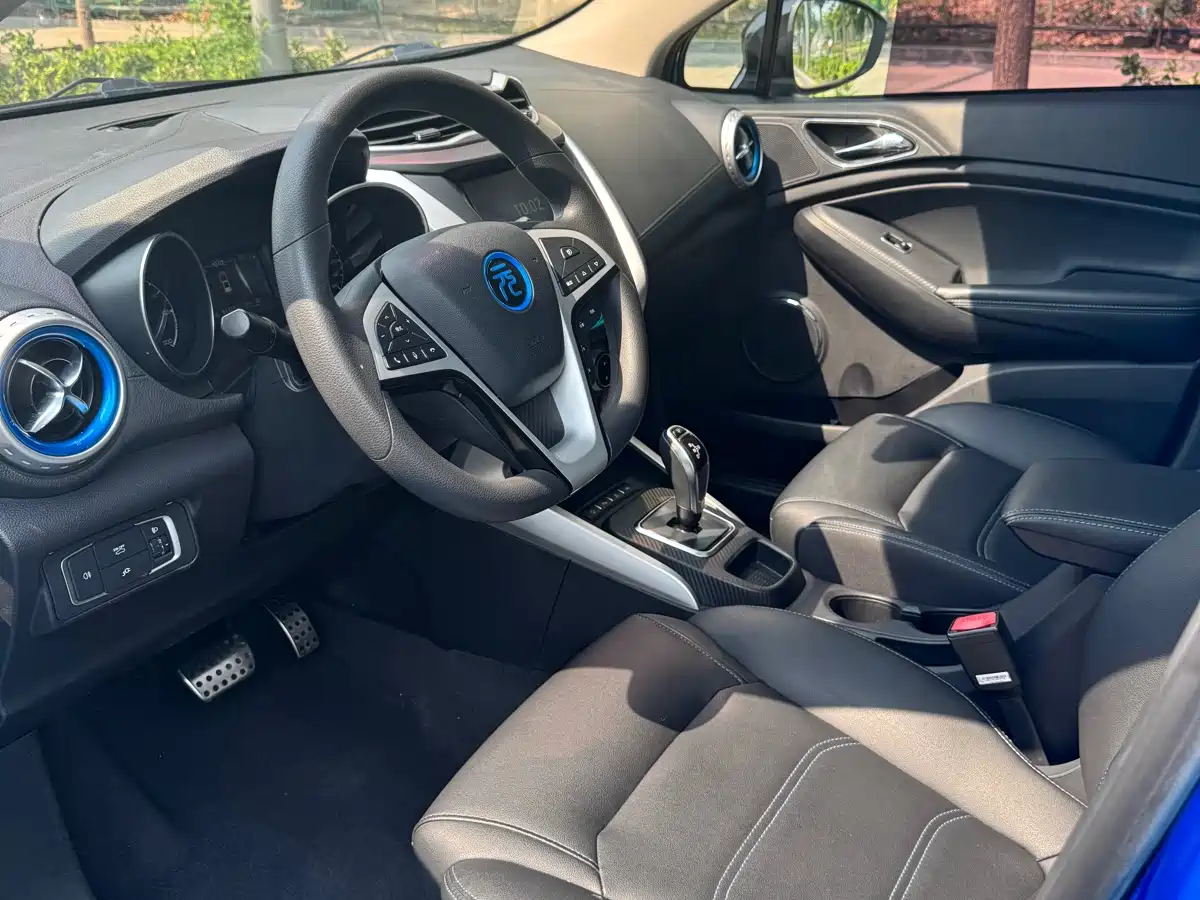 BYD Yuan New Energy 2018 EV360 Smart Connected Cool Edition фото 20