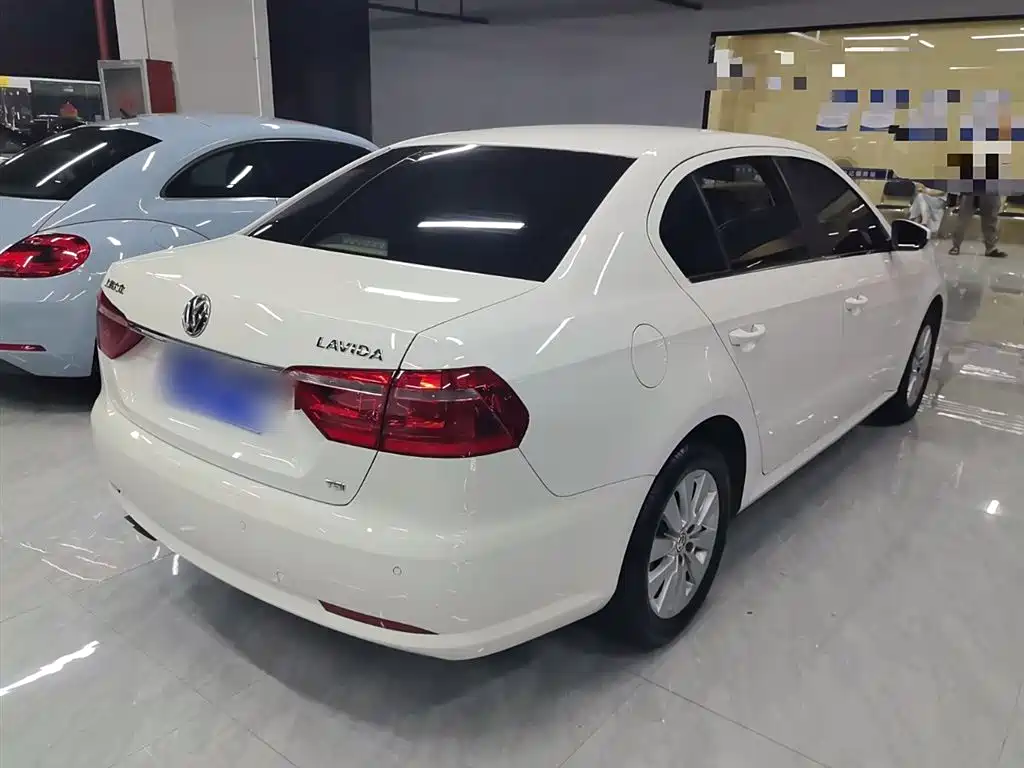 Volkswagen Lavida 2013 Facelift 1.4TSI DSG Comfort фото 9