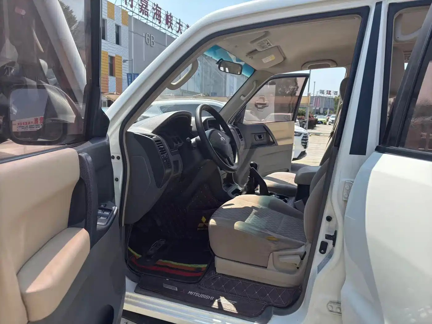 Mitsubishi Pajero 2011 Mitsubishi Pajero V73 3.0L MT GLS фото 7