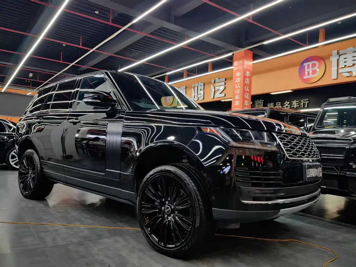 Land Rover Range Rover 2018 3.0 SC V6 Vogue Heritage Edition фото 3