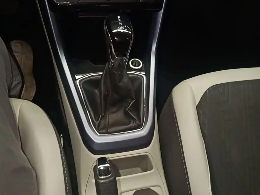 Volkswagen T-Cross 2019 1.5L Automatic Comfort Edition фото 14