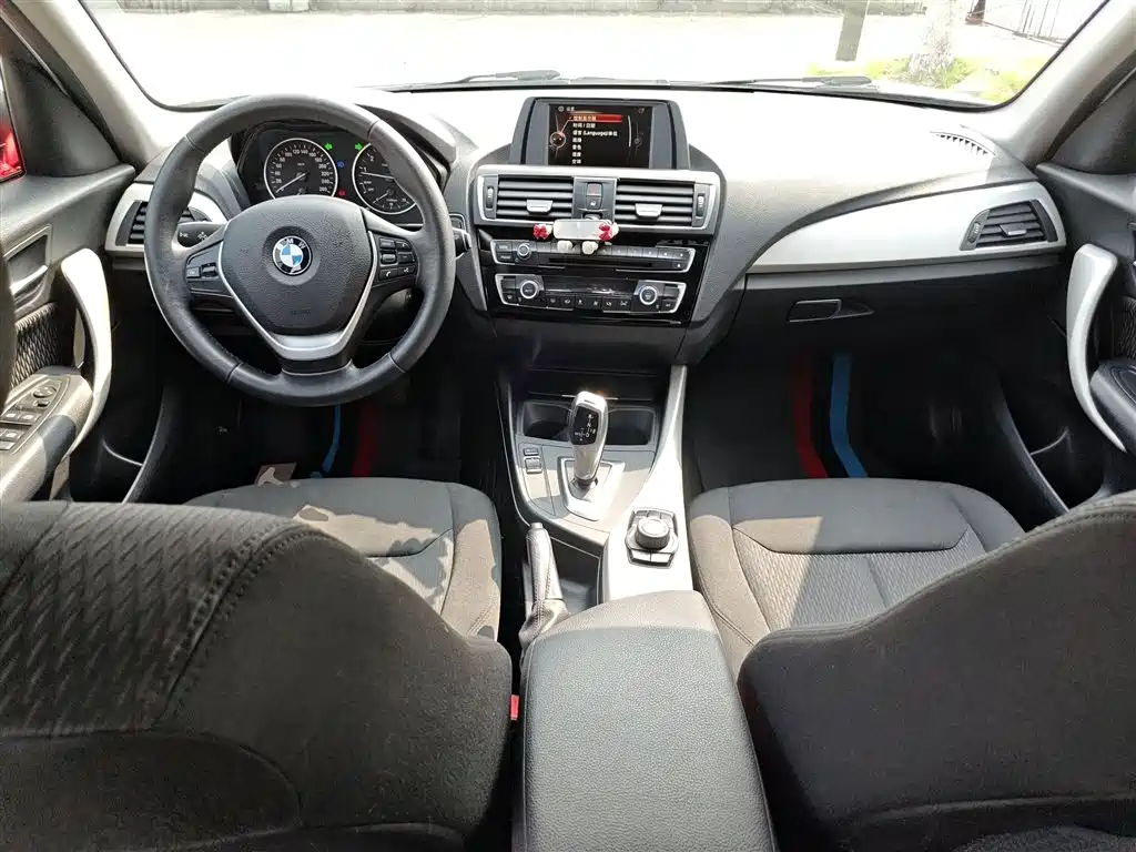 BMW 1 Series (Import) 2015 120i Leading фото 6