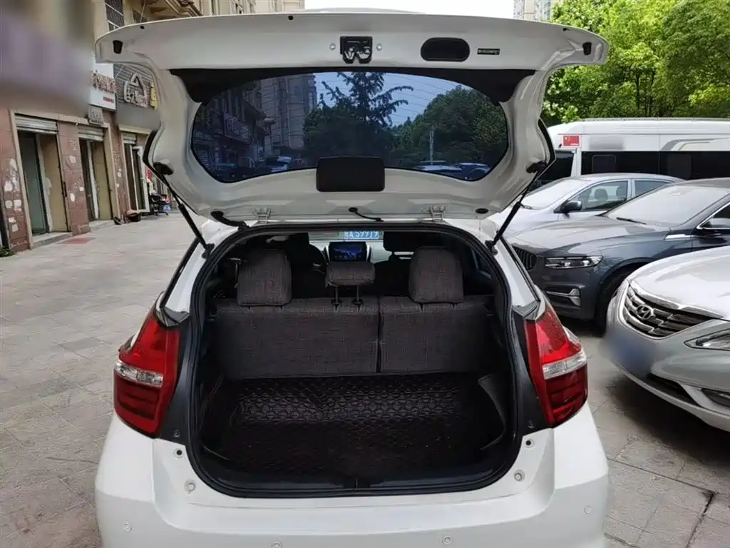 Toyota YARiS L Zhi Xuan 2016 Facelift 1.5E CVT Charming Edition фото 19