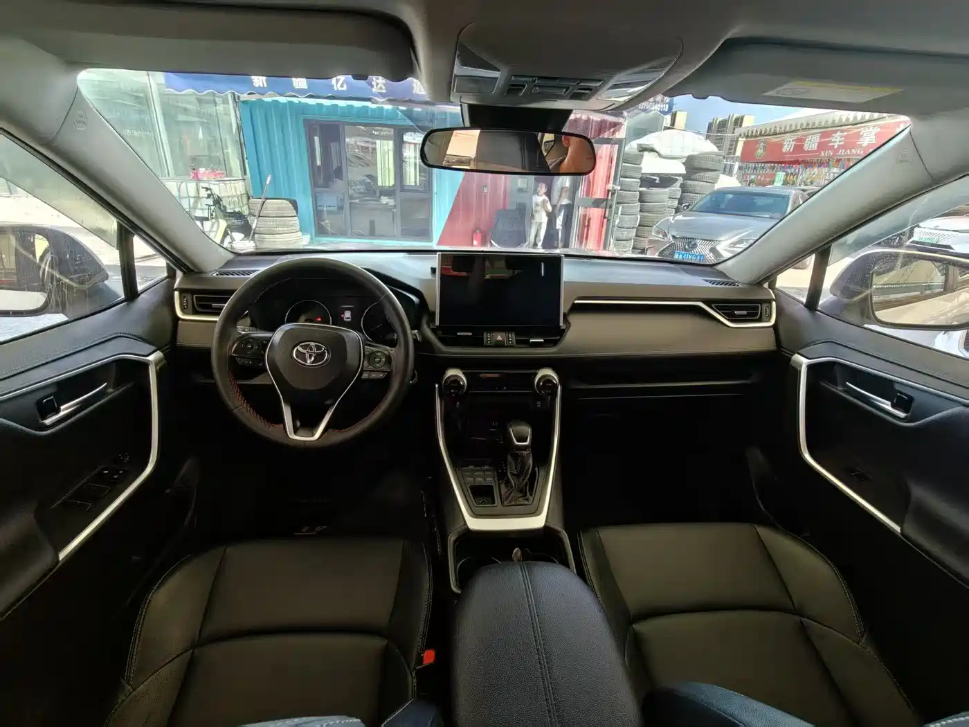 Toyota Wildlander 2022 2.0L CVT AWD Luxury Edition фото 6