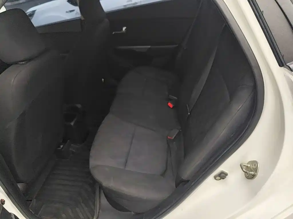 Kia K2 2017 2015 Sedan 1.4L MT GLS