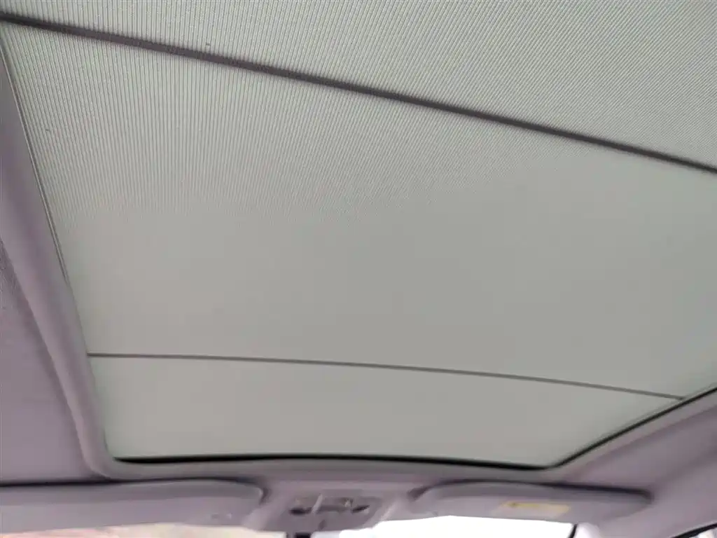 Peugeot 2008 2014 1.6L Automatic Fashion Edition фото 18