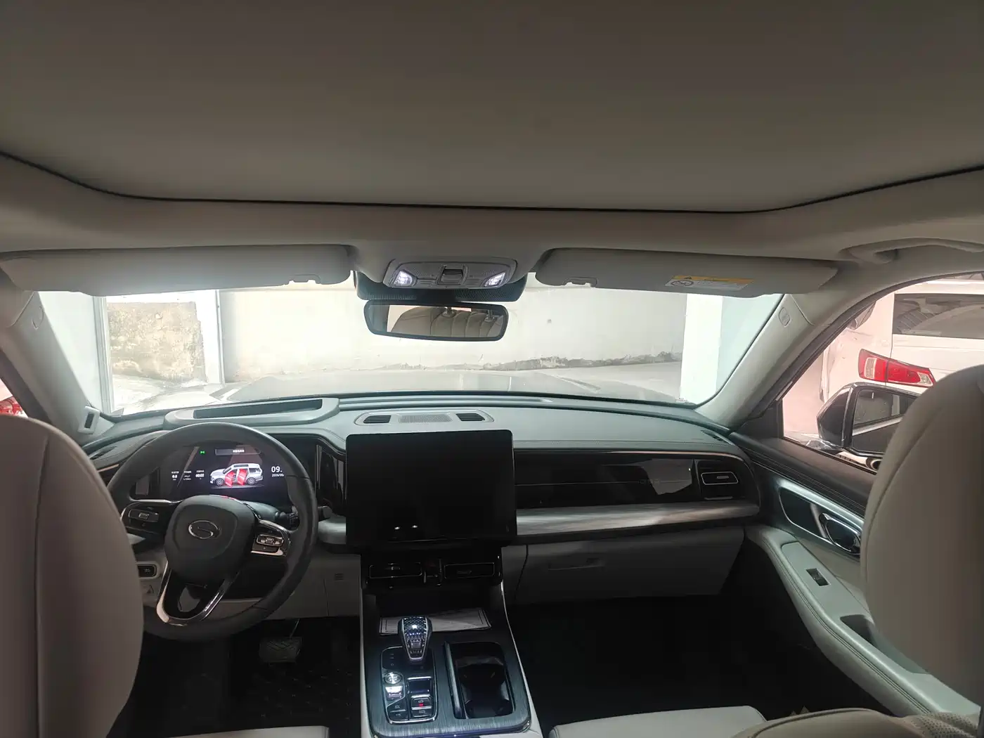 GAC Trumpchi Trumpchi GS8 2022 Hybrid Series 2.0TM 4WD Premium Edition (7-Seater) фото 7