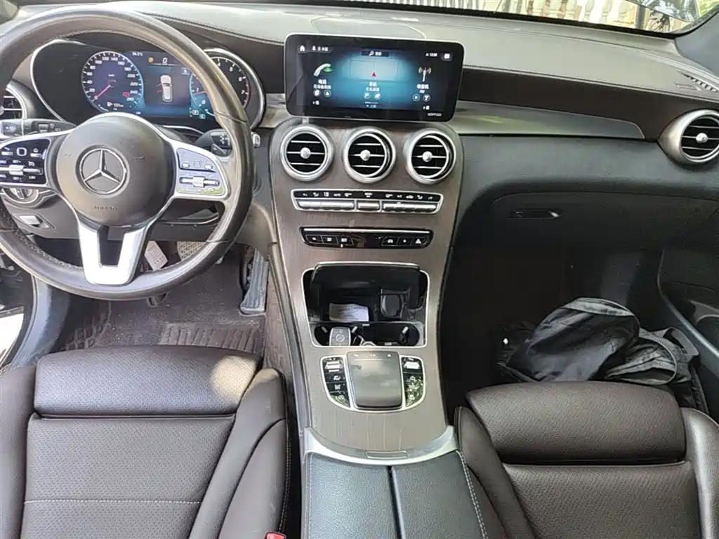 MERCEDES-BENZ GLC