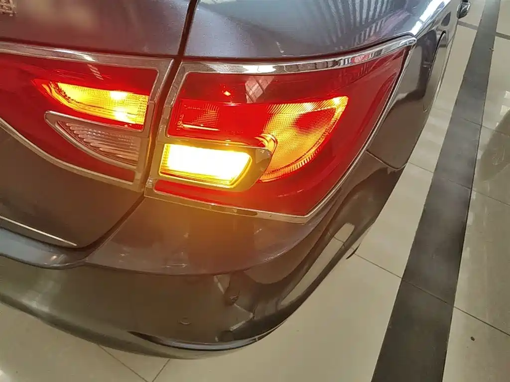 Buick Excelle 2015 15N Automatic Elite фото 8
